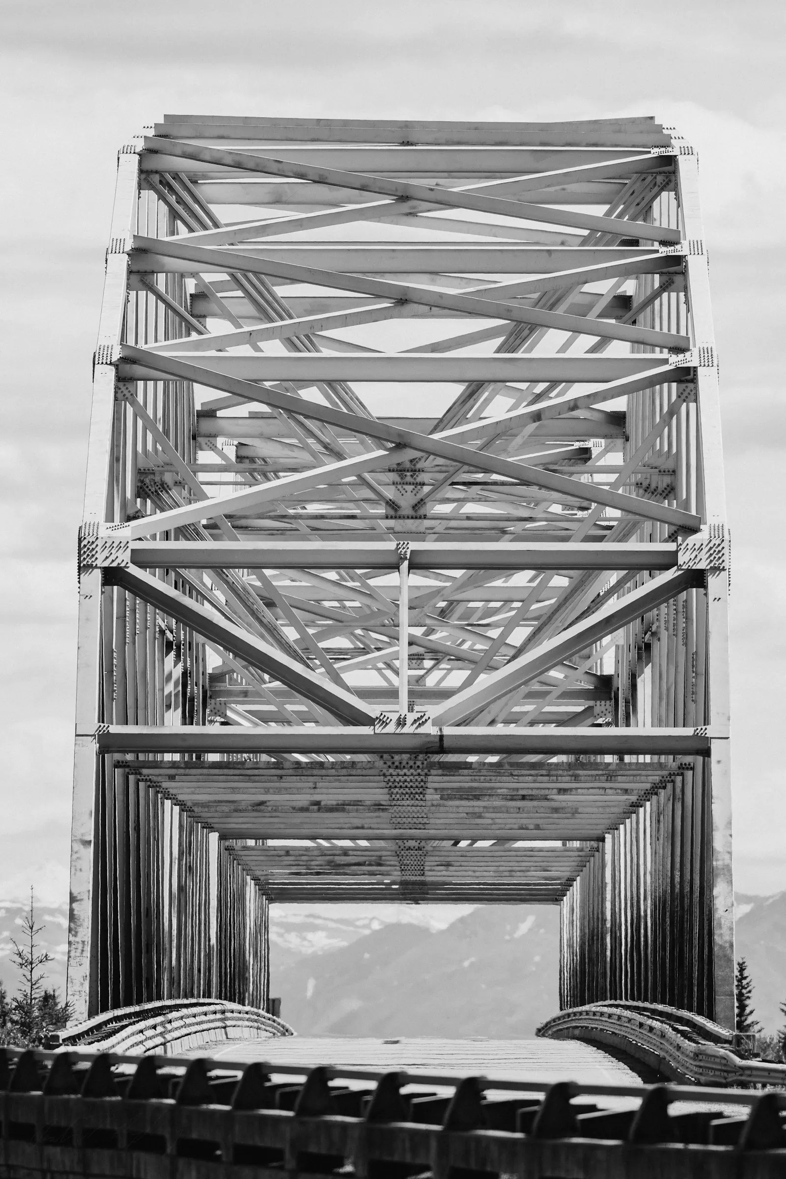 A steel truss bridge seen head-on. Photo by Jordan Ryskamp.